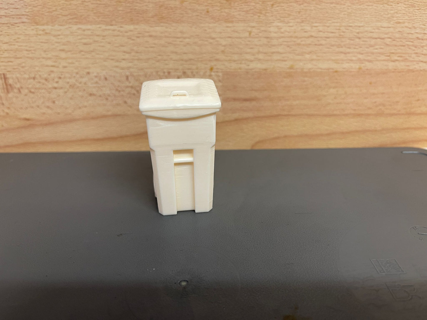 Jager Hobby Diorama Accessories DA1 Scale model Wheelie Bin