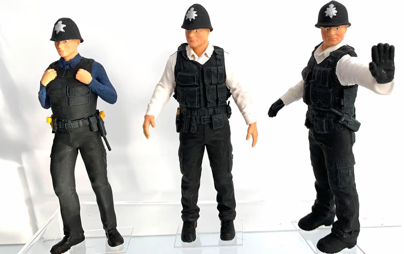 EMS15 – Modern UK Police Officer Scale Model Figure Unpainted