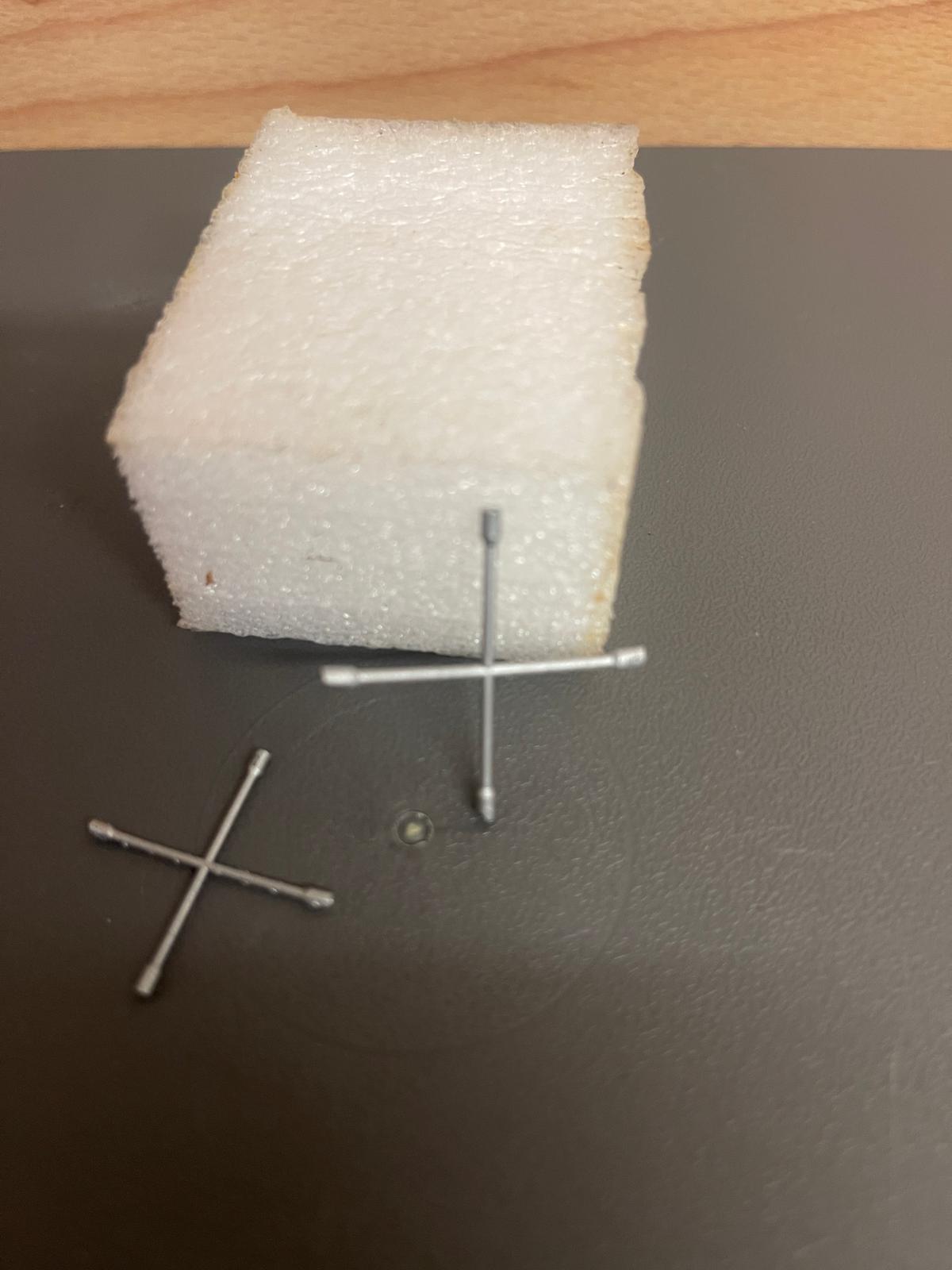 T31 1/18 1/14 Wheel Brace Wrench for Automotive, Garage, and Emergency Repair Dioramas