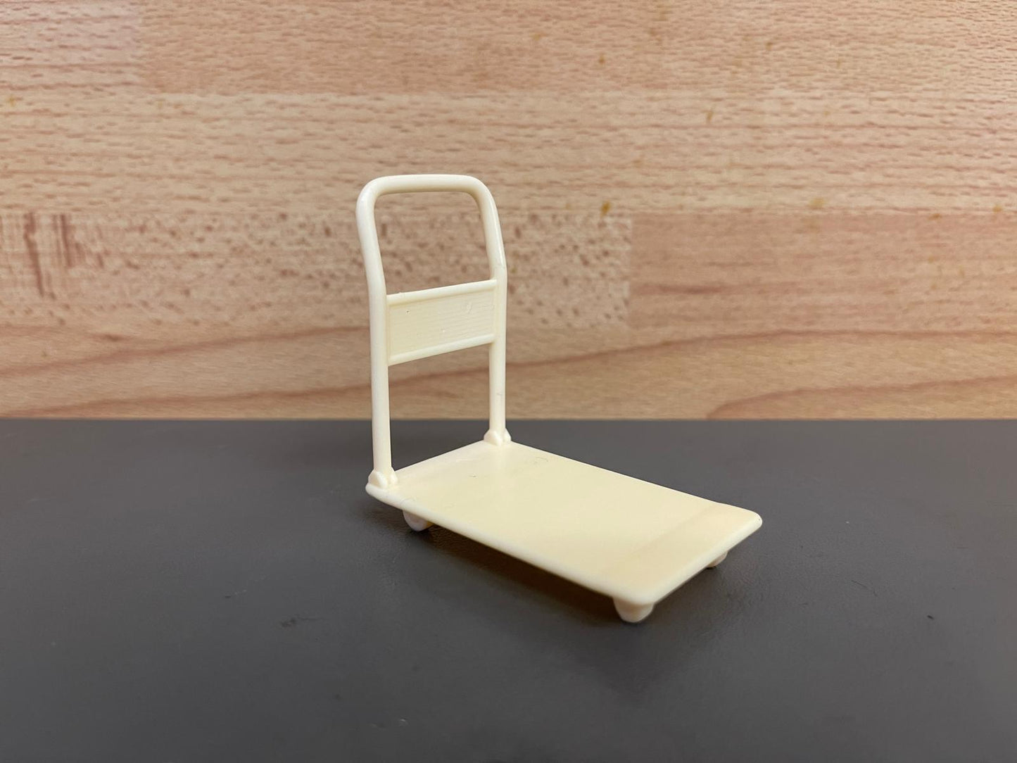 DA8 – Scale Model Platform Trolley