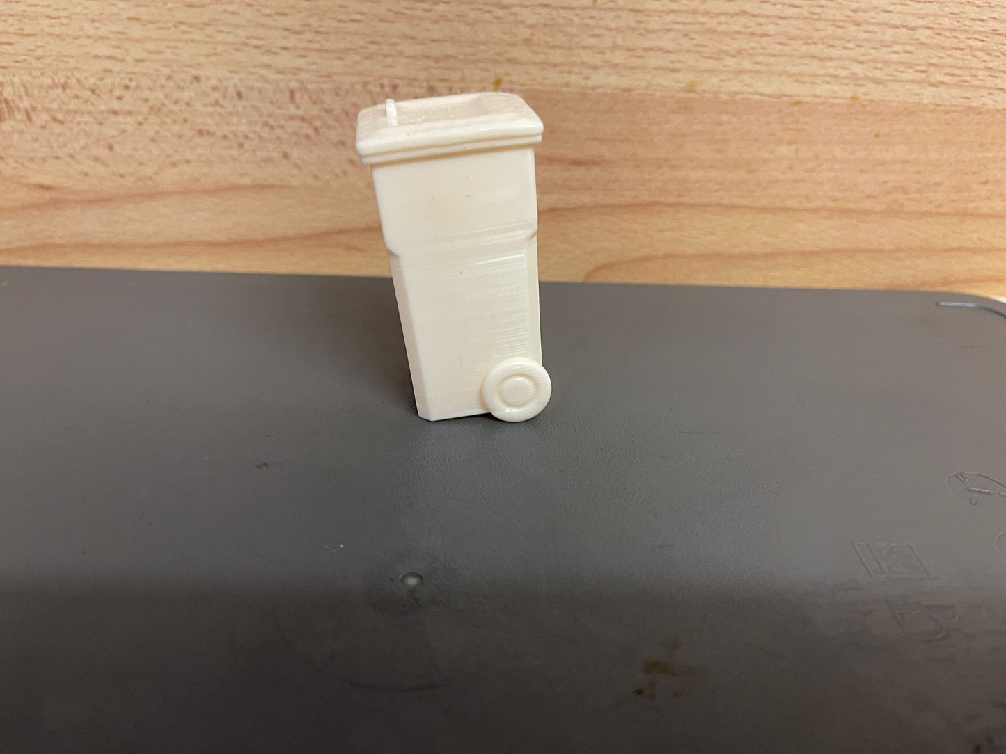 Jager Hobby Diorama Accessories DA1 Scale model Wheelie Bin