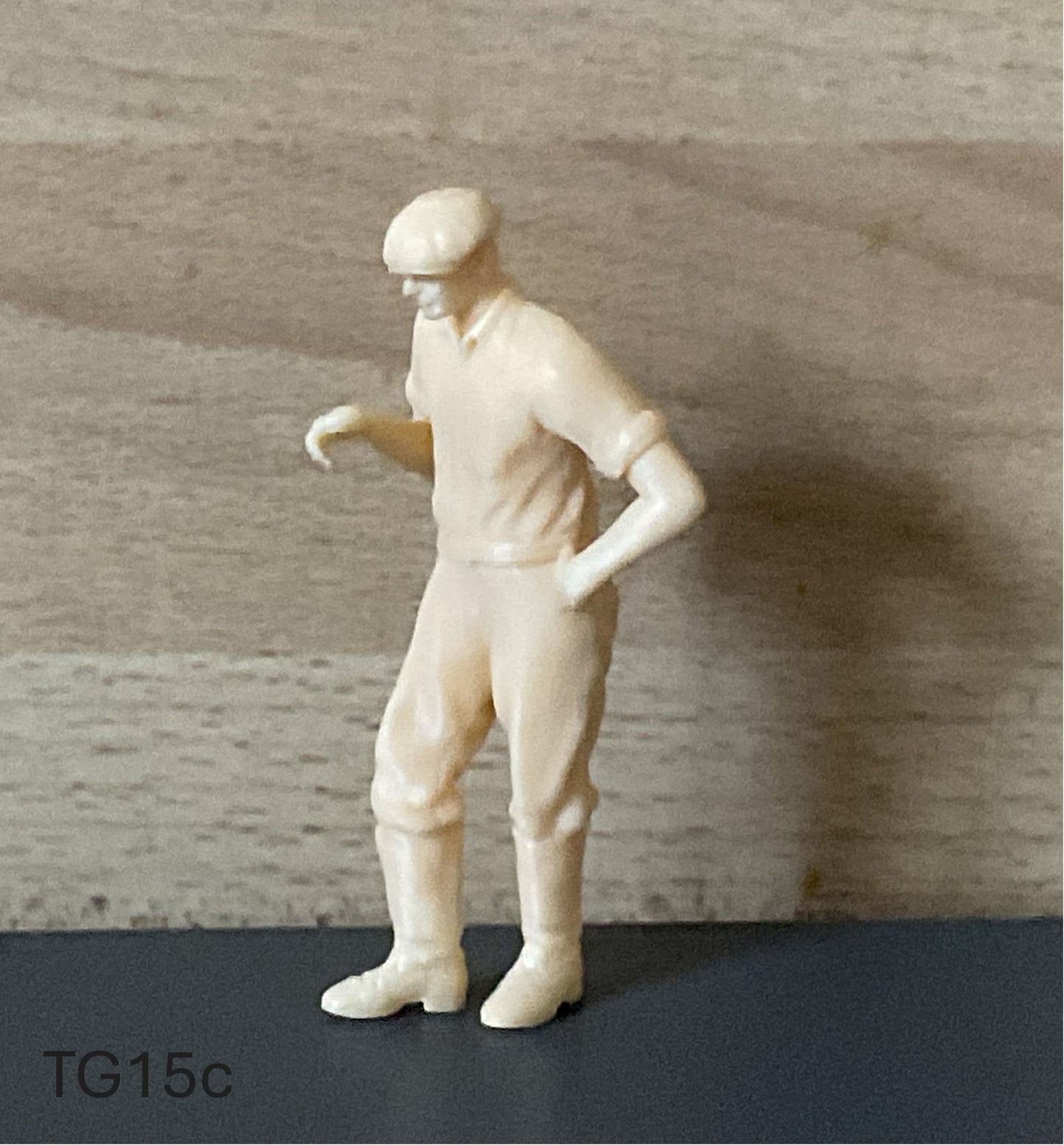 TG15C — Classic 1940s Tugboat Crewman