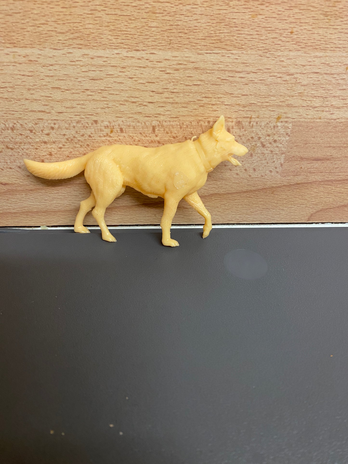 Running German Shepherd Alsatian Multi-Scale Dog Figure A43 –