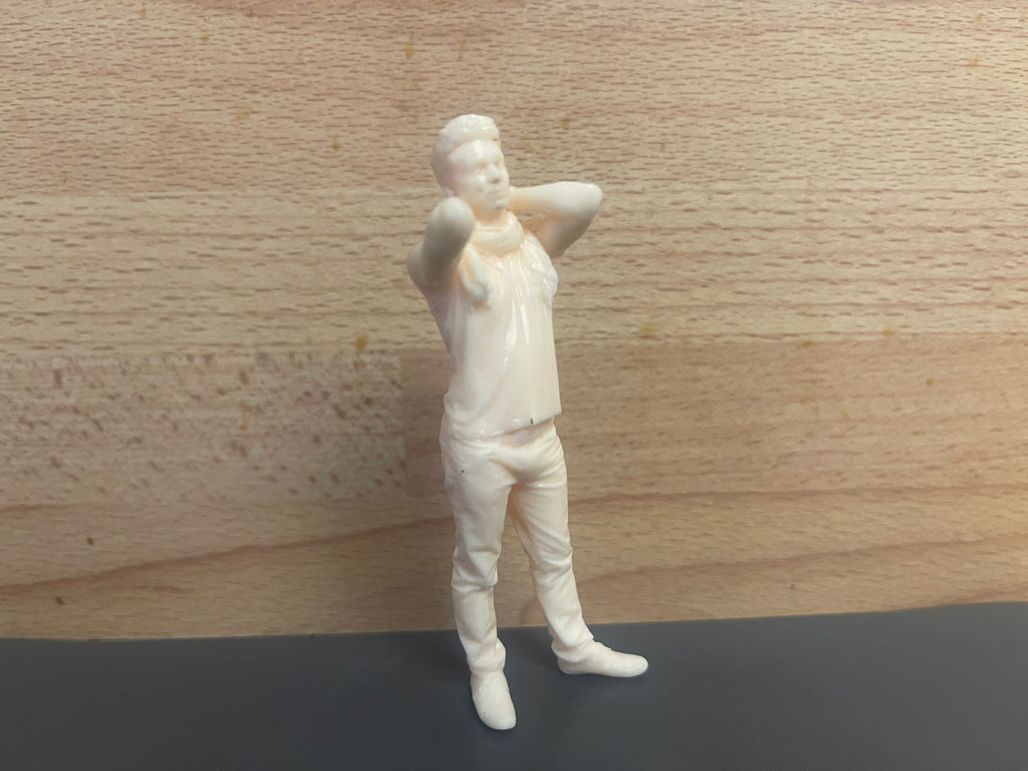 M91 – Scale model Relaxed Young Man Figure (15mm–150mm)