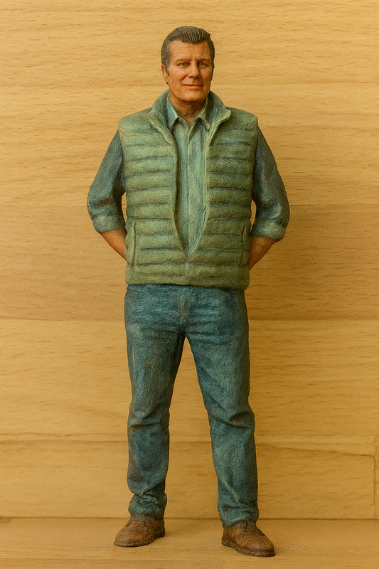 Modern Scale truck figure in shirt and jeans bodywarmer M4