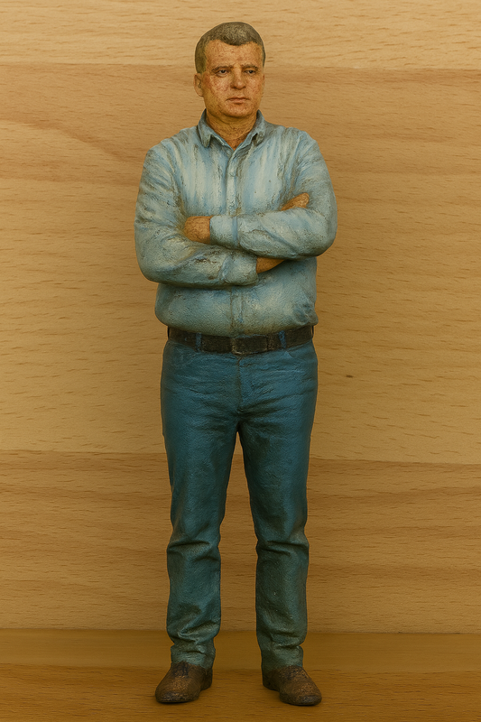 Man with Arms Crossed Multi Scale Diorama Figure M57