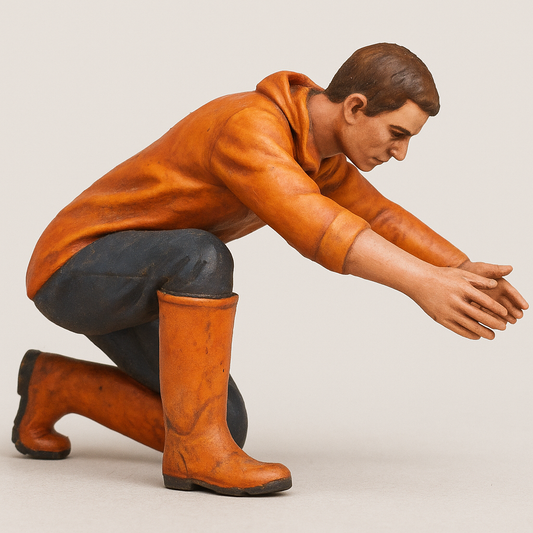 1/48 Kneeling Deck Crew in Waterproofs & Sea Boots TG84 1/30