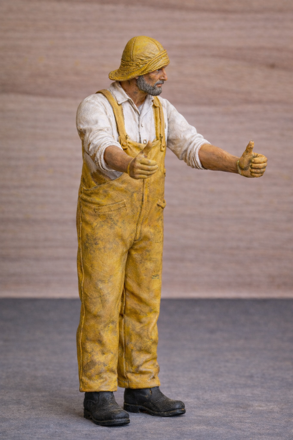 TG28D – Traditional Ship’s Helmsman Model Ship Figure Unpainted