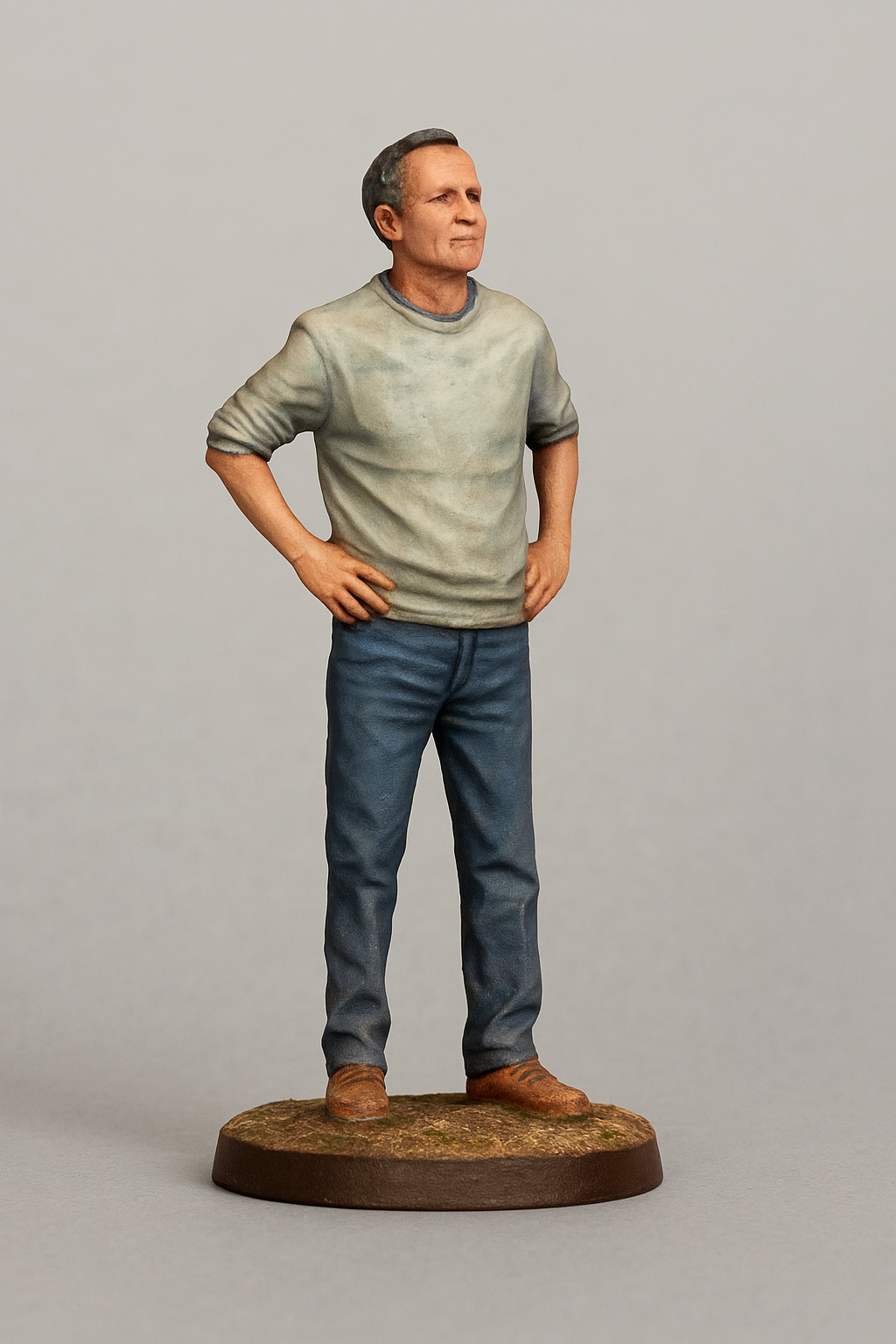 Modern Model Yacht Crewman – Hands on Hips TG95