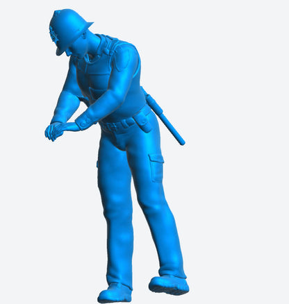 EMS1B UK Police Officer – Unpainted Scale Model Figure (Multi-Scale)