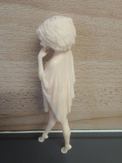 W27 Sensual Woman – Unpainted Scale Model Figure (Multi-Scale)