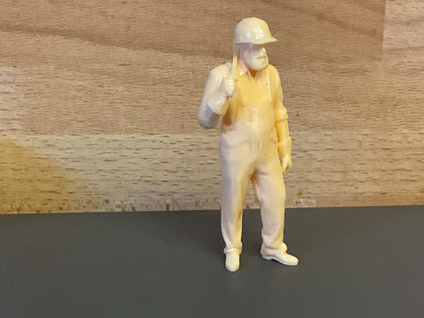 TG32C Modern Engineer – Scale Model Crewman with Hard Hat & Adjustable Wrench 1/24 & Multiple Scales