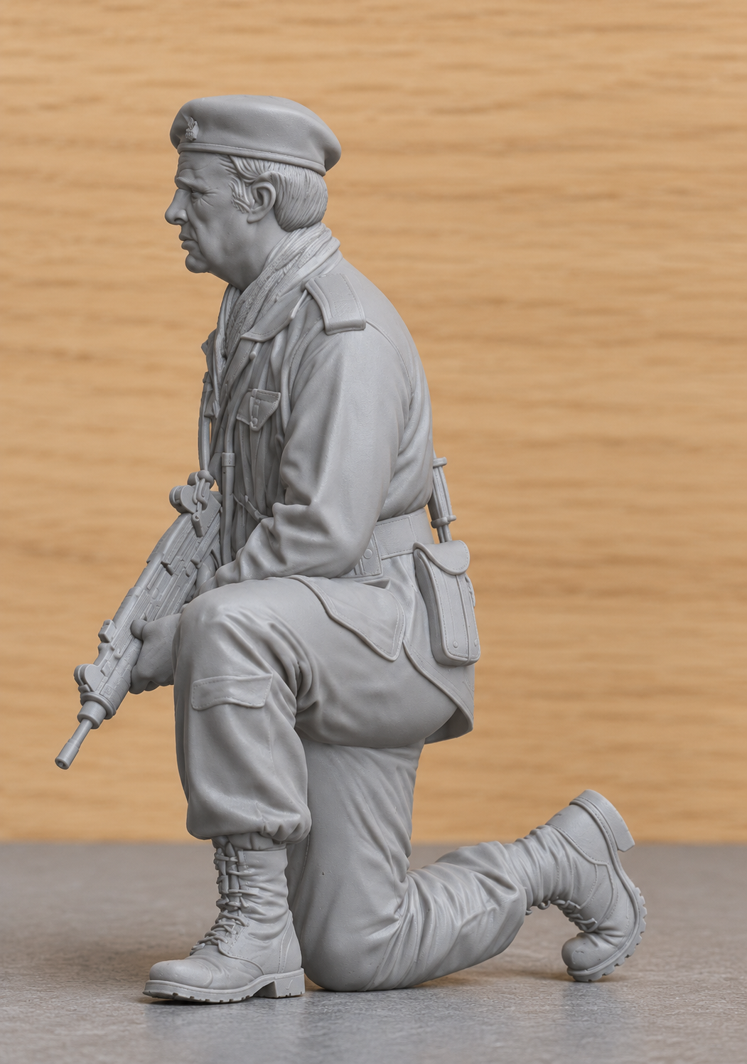 SWG2 Colonel Faulkner Kneeling – Richard Burton – The Wild Geese  Unpainted Figure