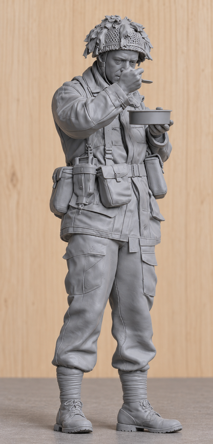 SM1 British Paratrooper 1944 Eating from Mess Tin – Unpainted, Multi-Scale 1/96 to 1/8 | Jager Hobby