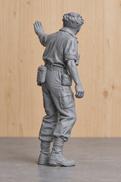 SM26 – Ice Cold in Alex Captain Anson Katie Ambulance Multi Scale Model Figure