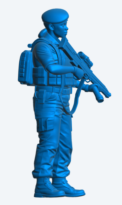 N37 Female Royal Navy Crew Figure – Armed Guard (Beret) – Unpainted Multi-Scale Model