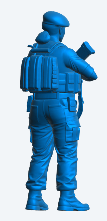 N37 Female Royal Navy Crew Figure – Armed Guard (Beret) – Unpainted Multi-Scale Model