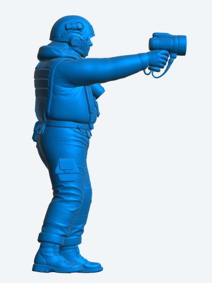 R5 Female RNLI Lifeboat Crew Figure – Handheld Spotlight | Unpainted Multiscale Model
