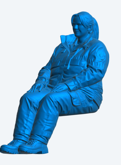 C26 Weibliche Krankenwagenbesatzung Beifahrerfigur – Sitzende Pose Unbemalt