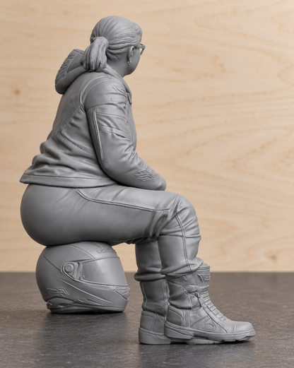 B9 Tamiya 1/12 Seated Female Biker Rest Break Figure  Unpainted Multi-Scale Motorcycle Figure