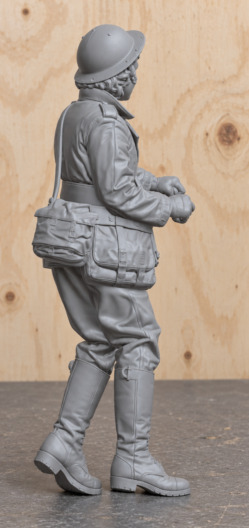 B31 Female Dispatch Rider Figure | Unpainted 1:9 Scale for Italeri Triumph 3HW Displays
