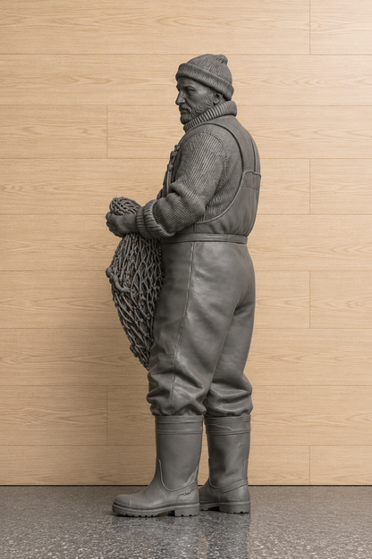 TG130 Traditional Fishing Crew Working with Net – Multiscale Figure