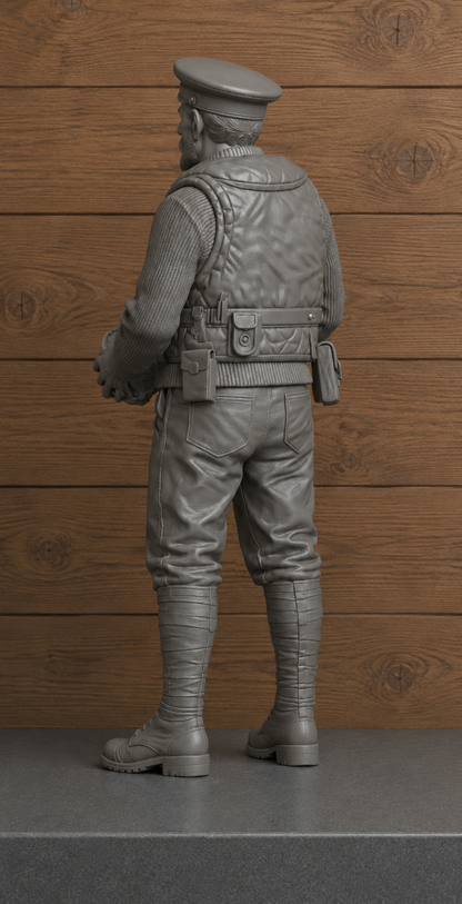 CMB10 Unpainted WWI Royal Navy Coastal Forces Crewman with Lewis Gun Magazine
