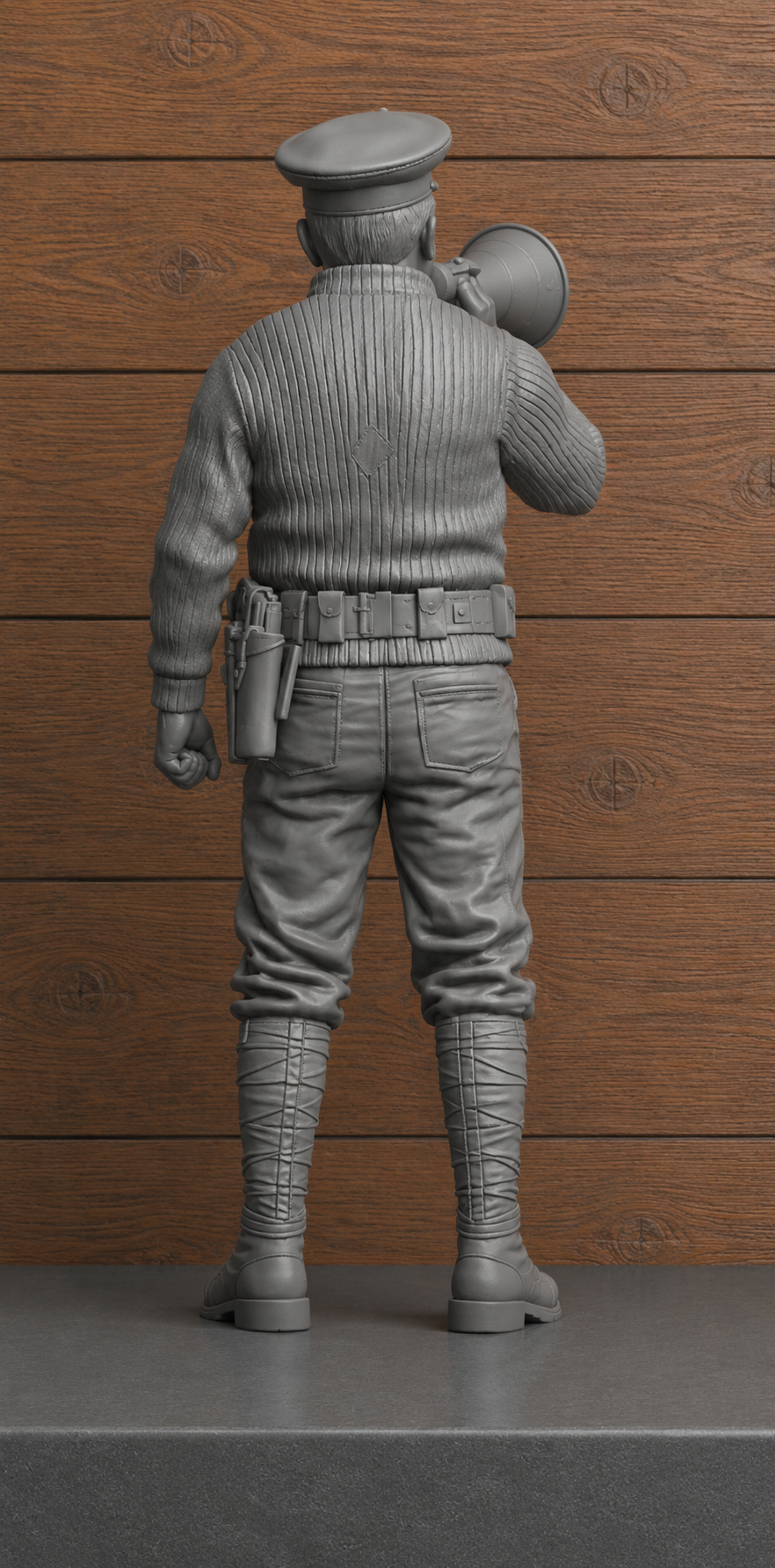 CMB11 Unpainted WWI Royal Navy Coastal Forces Crewman with Megaphone