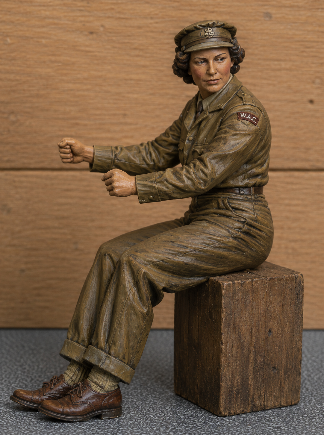 N94 Princess Elizabeth Auxiliary Territorial Service Driver WWII Figure