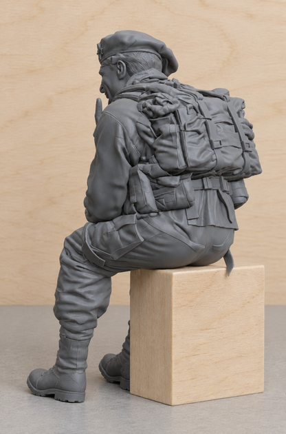 SM2 British Para 1944 Seated Laughing Figure – Unpainted, Multi-Scale 1/96 to 1/8 | Jager Hobby
