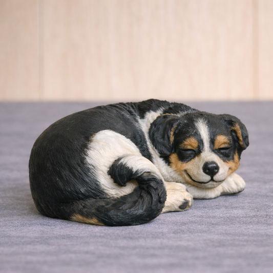 A79 Scale Model Curled-Up Dog Figure Unpainted