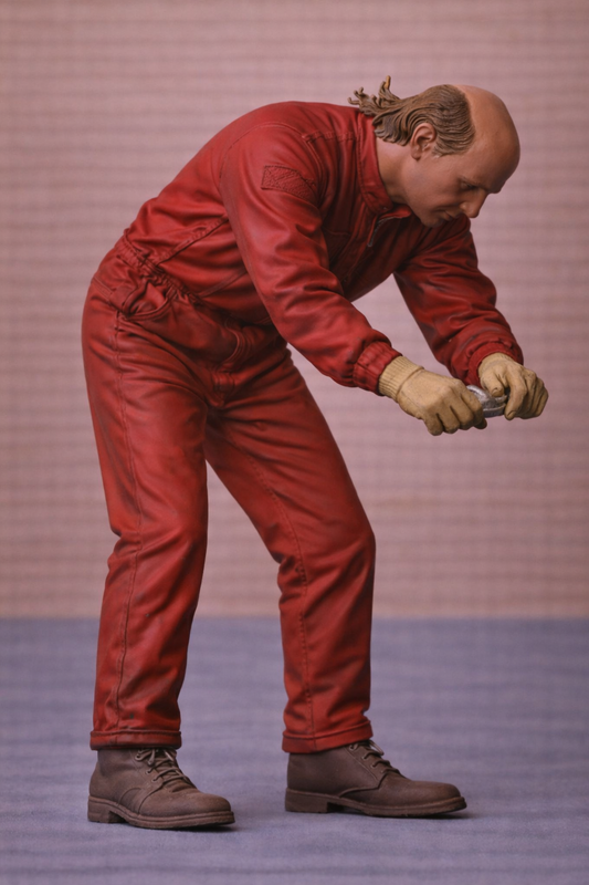 C46 Classic Mechanic – Engine Bay Working Pose, 1970s–1990s Era, Unpainted