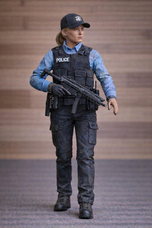 EMS12 – Modern Female Police Officer Scale Model Figure Unpainted