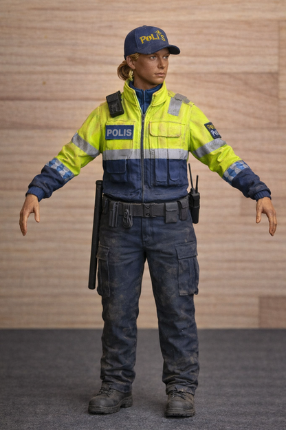 EMS16 – Female Police Officer with Outstretched Arms Unpainted