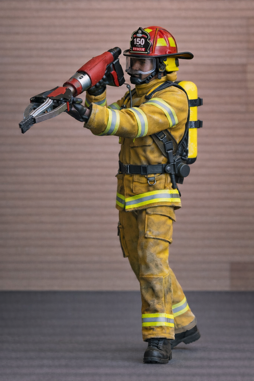 EMS21B USA Firefighter Rescue – Jaws of Life  Unpainted Scale Model Figure