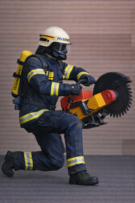 EMS22 –Scale  Rescue Firefighter with Large Stihl Chop Saw  Unpainted