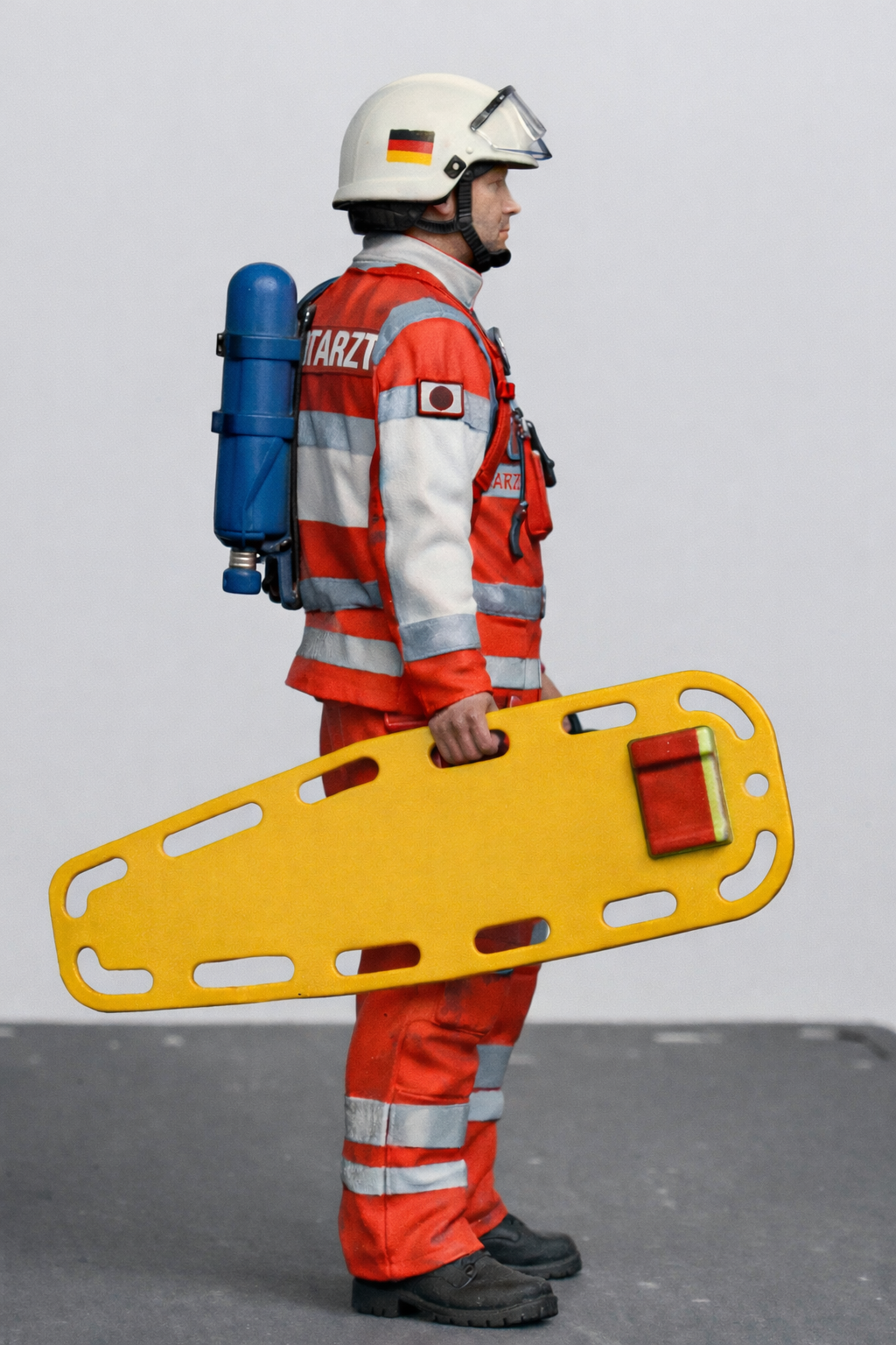 EMS25 – EMT Technician with Spine Board and First Aid Bag Unpainted