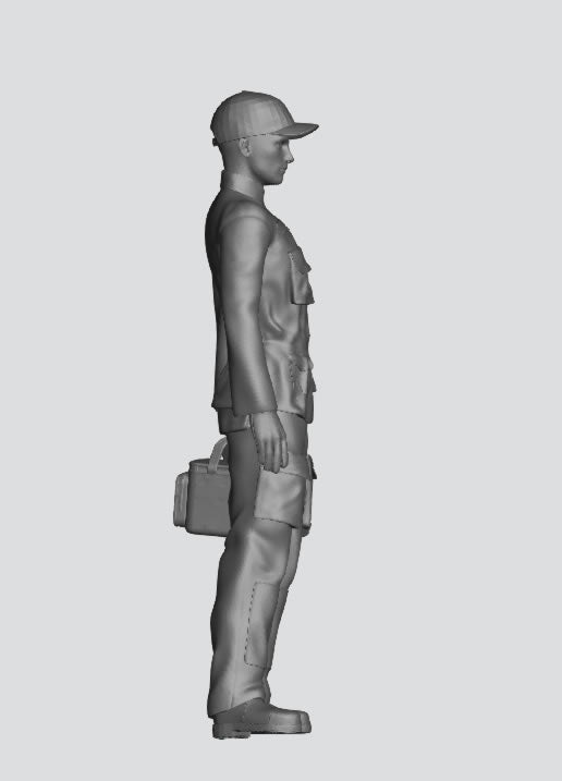EMS27 – 1/43 1/18 Multi Scale Model Figure: Paramedic Standing with First Response Bag and Cap