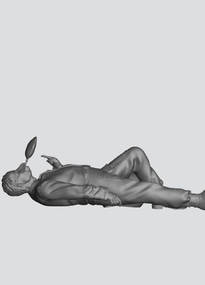 EMS28C – Scale Model Figure: Injured Motorcyclist Casualty Lying Down with Helmet and Resuscitation Bag