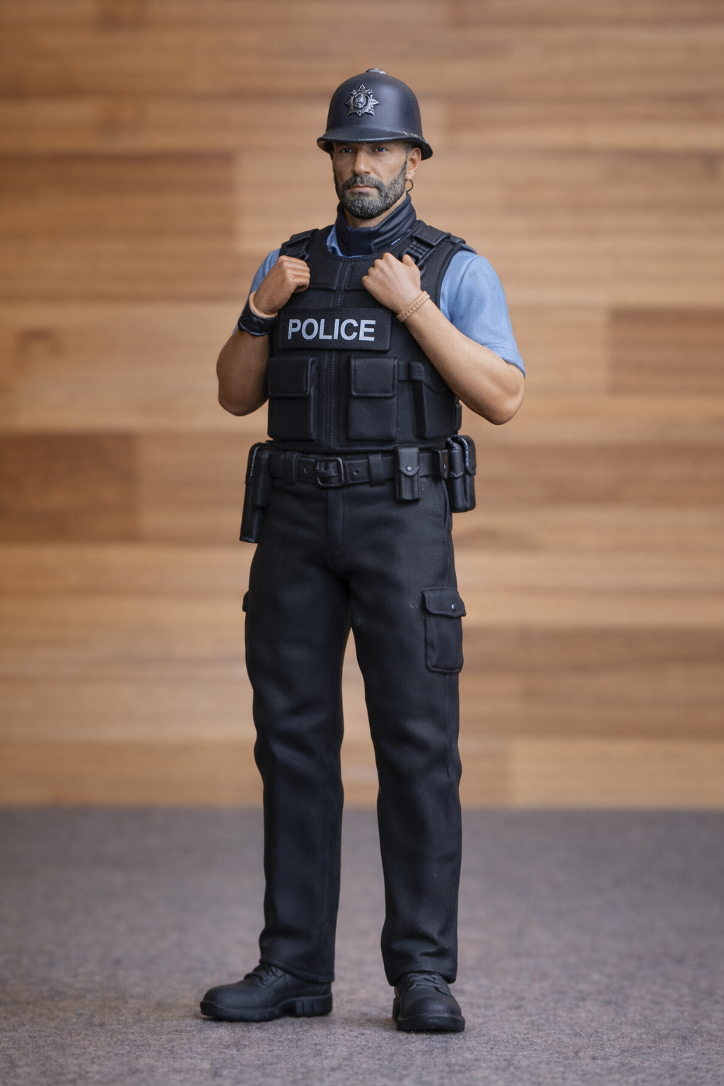 EMS4B Weathered Bearded Police Officer in Custodian Helmet – unpainted