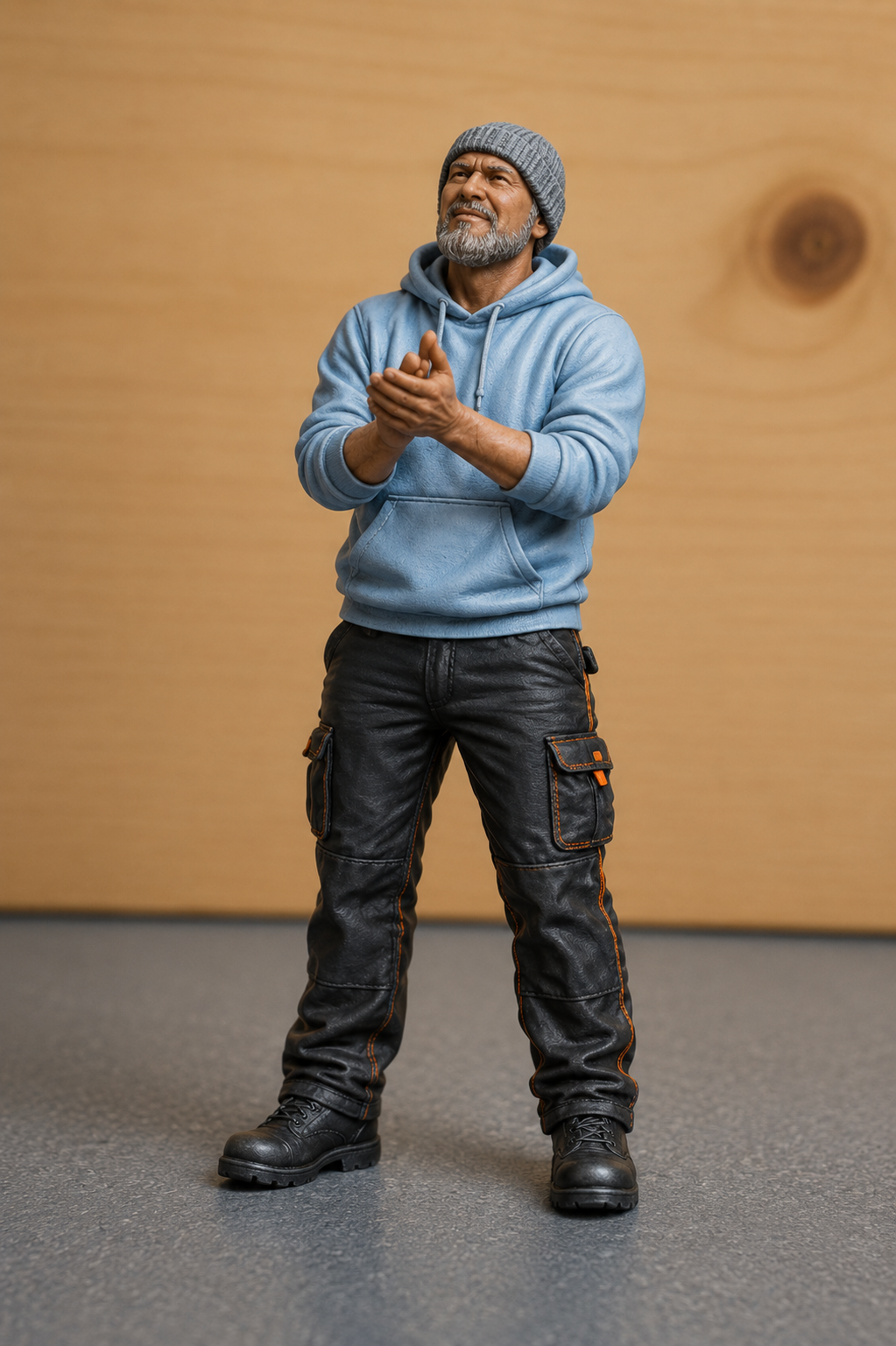 M121 Scale Model Workman or Crew Figure Laughing and Clapping – Hoodie and Beanie – Multi Scale – Unpainted