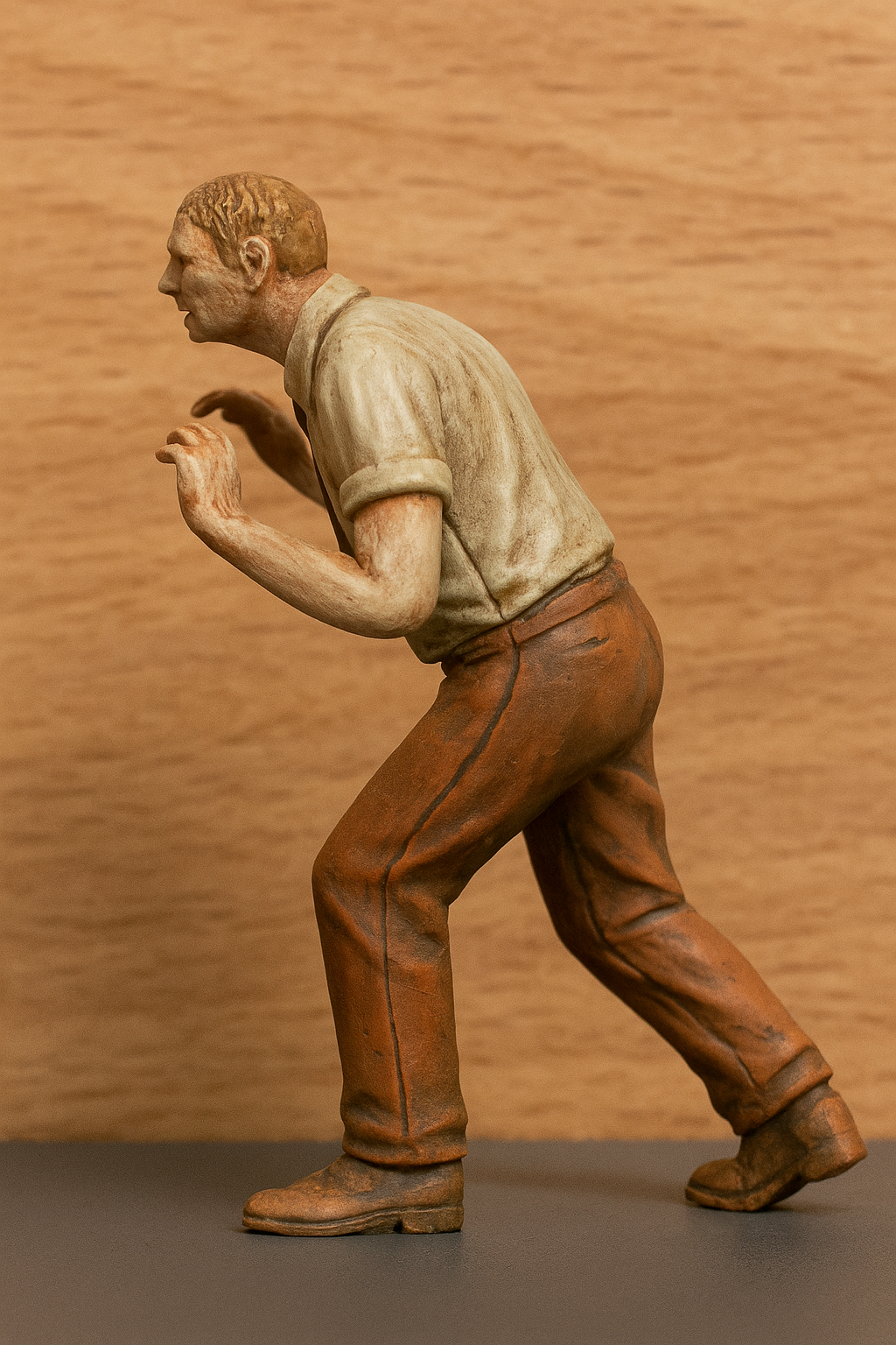 M43 1:43 Man Pushing Heavy Vehicle Multi Scale Model Male Figure