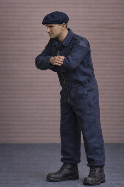 N12 Modern Crew Figure – Beret, Leaning Forward on Ship’s Rail – Unpainted Multi-Scale