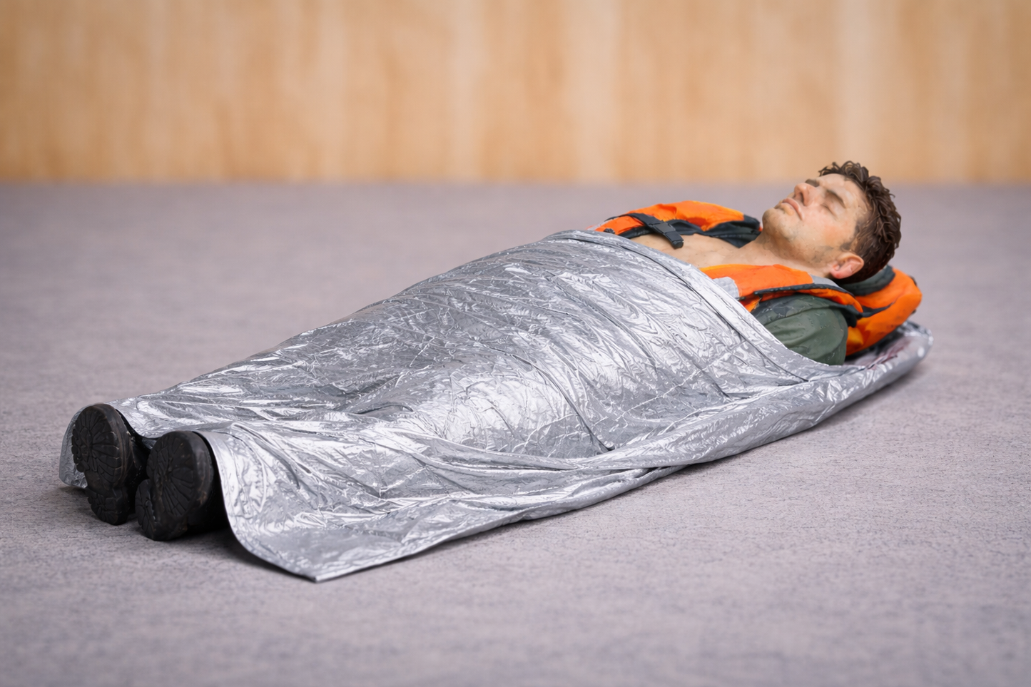 R13 – Rescued Casualty in Lifejacket with Thermal Blanket Unpainted