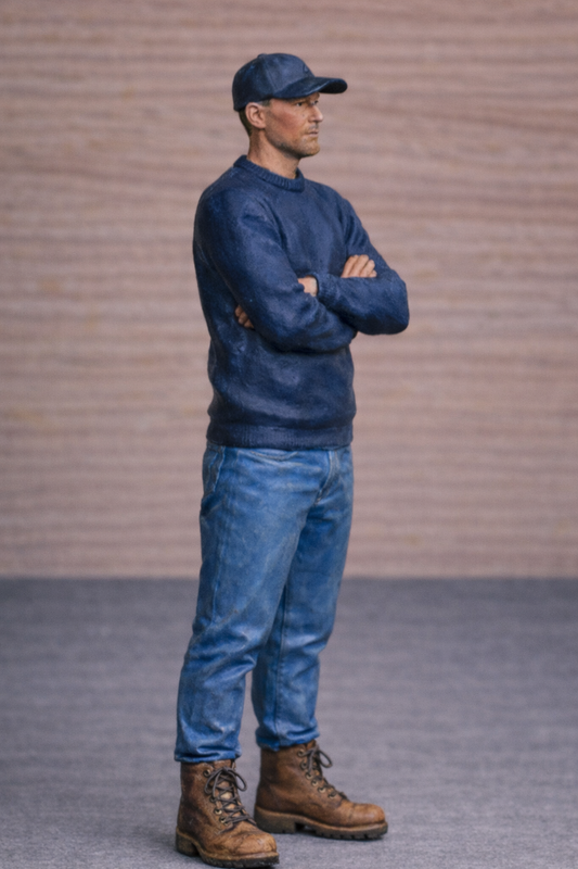 TG108 1:48 Modern Fishing Boat Crew Figure – Arms Folded, Workwear Unpainted