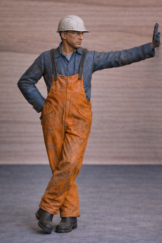 TG26E – Modern Tug & Harbour Crew Figure Standing Pose, Safety Helmet Unpainted