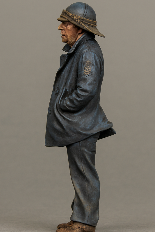 TG39B – Vosper Navy Crew Figure in Sou’wester Hat and Windcheater Jacket, Hands in Pockets (Scale Model Figure