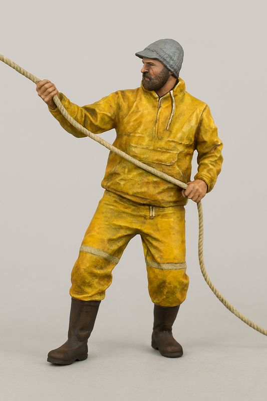 TG45 – Scale Model Boat Crew: Modern Fisherman Hauling a Rope