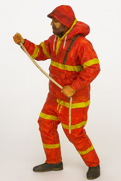 TG45 – Scale Model Boat Crew: Modern Fisherman Hauling a Rope
