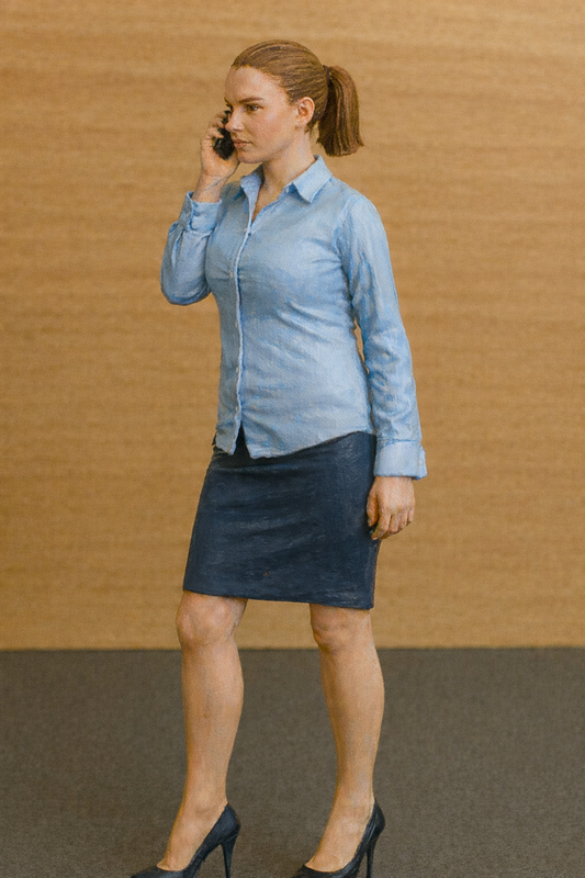 W1  Unpainted Scale Model Riviera Motor Boat figures